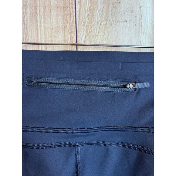 Lululemon Black High Rise 17" Cropped Leggings Size 8 - Picture 4 of 7